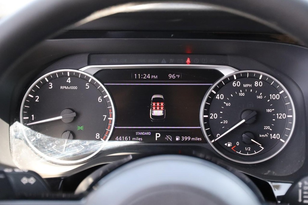 Nissan Pathfinder Vehicle Image 13