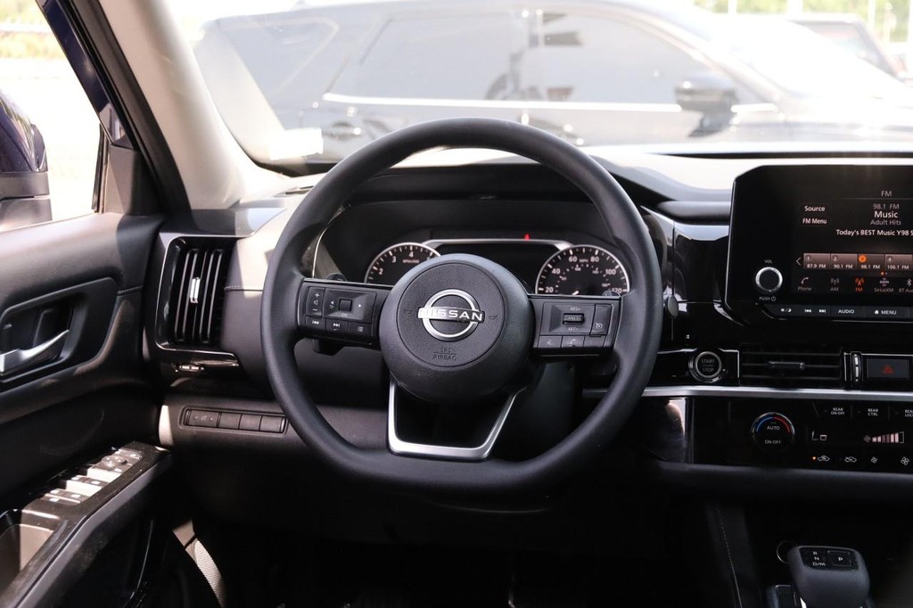 Nissan Pathfinder Vehicle Image 22