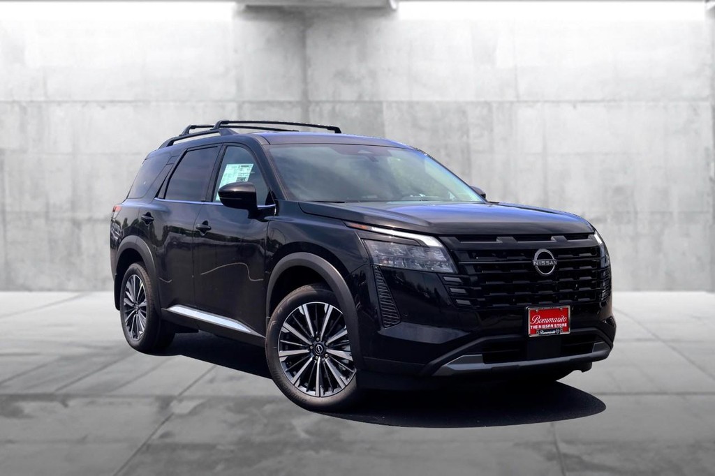 Nissan Pathfinder Vehicle Image 02