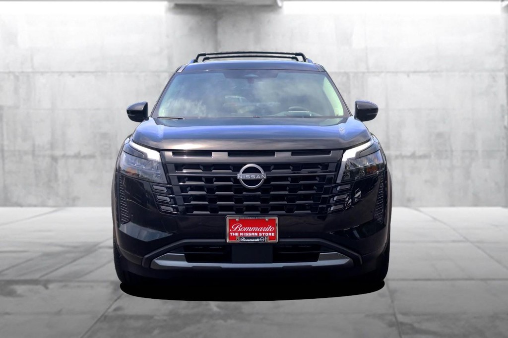 Nissan Pathfinder Vehicle Image 04