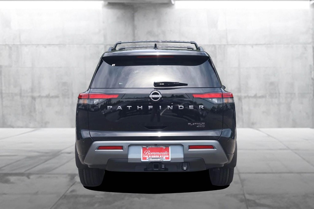 Nissan Pathfinder Vehicle Image 06