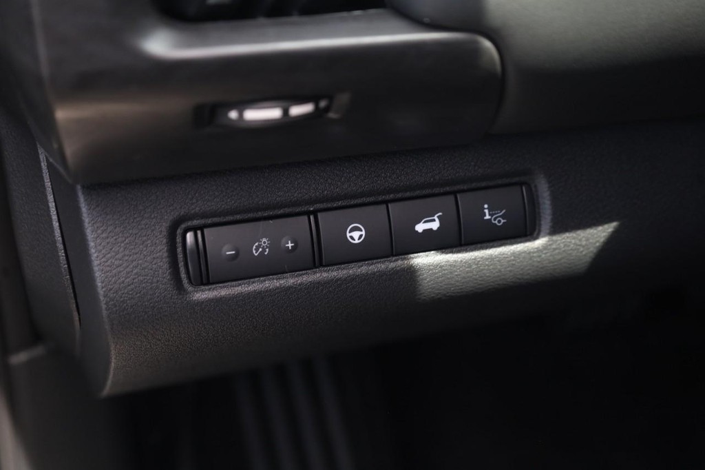 Nissan Pathfinder Vehicle Image 12