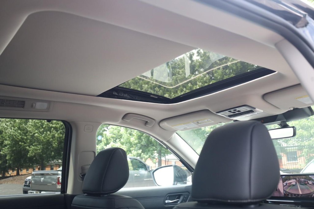 Nissan Pathfinder Vehicle Image 24