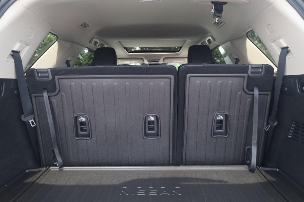 Nissan Pathfinder Vehicle Image 25