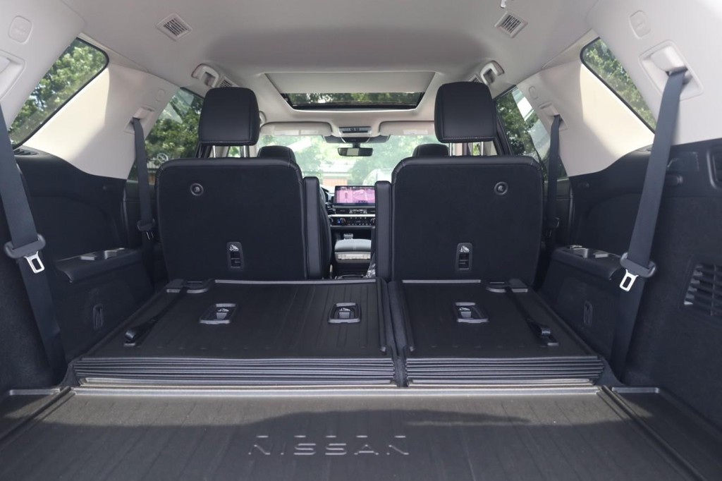 Nissan Pathfinder Vehicle Image 26