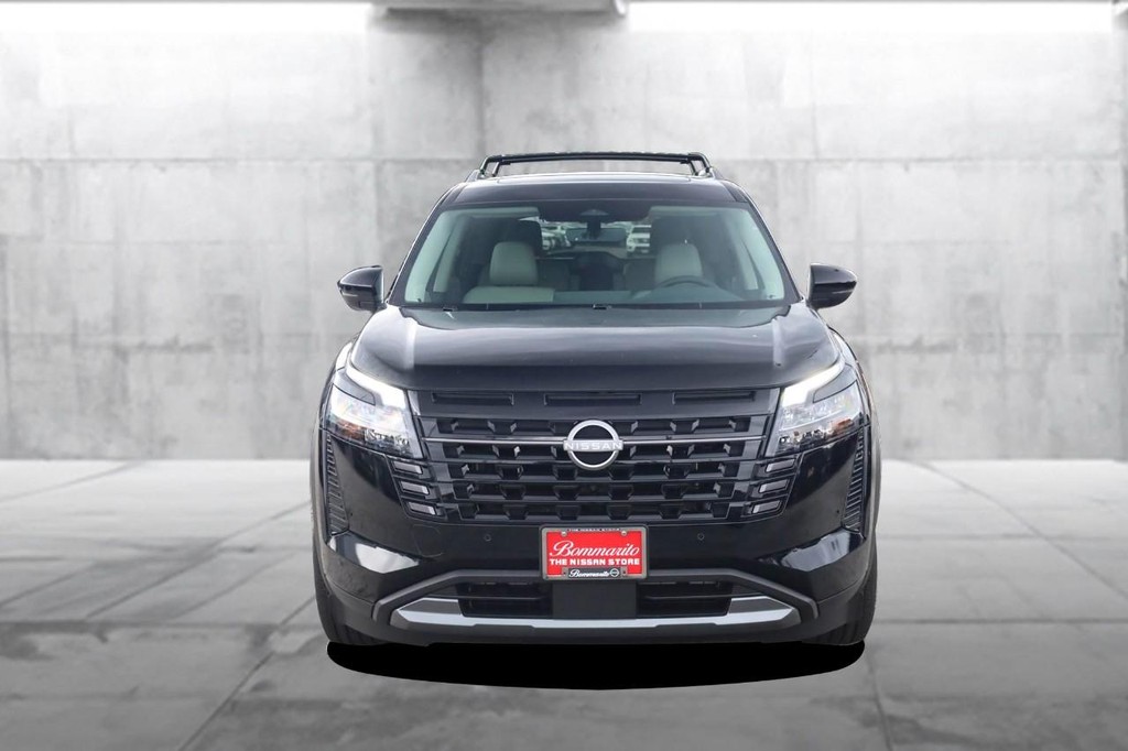 Nissan Pathfinder Vehicle Image 04