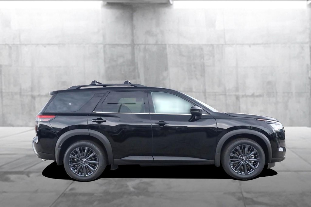 Nissan Pathfinder Vehicle Image 05