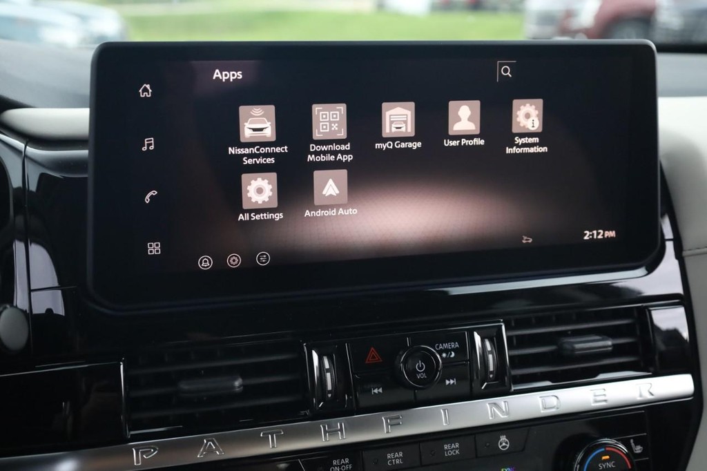 Nissan Pathfinder Vehicle Image 13