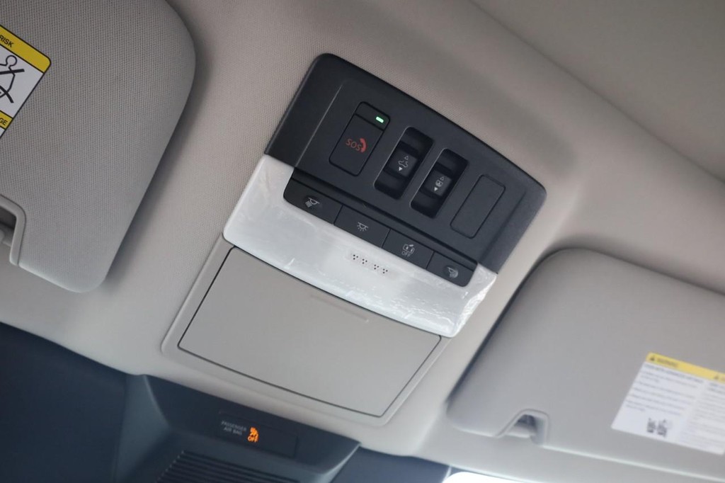 Nissan Pathfinder Vehicle Image 18