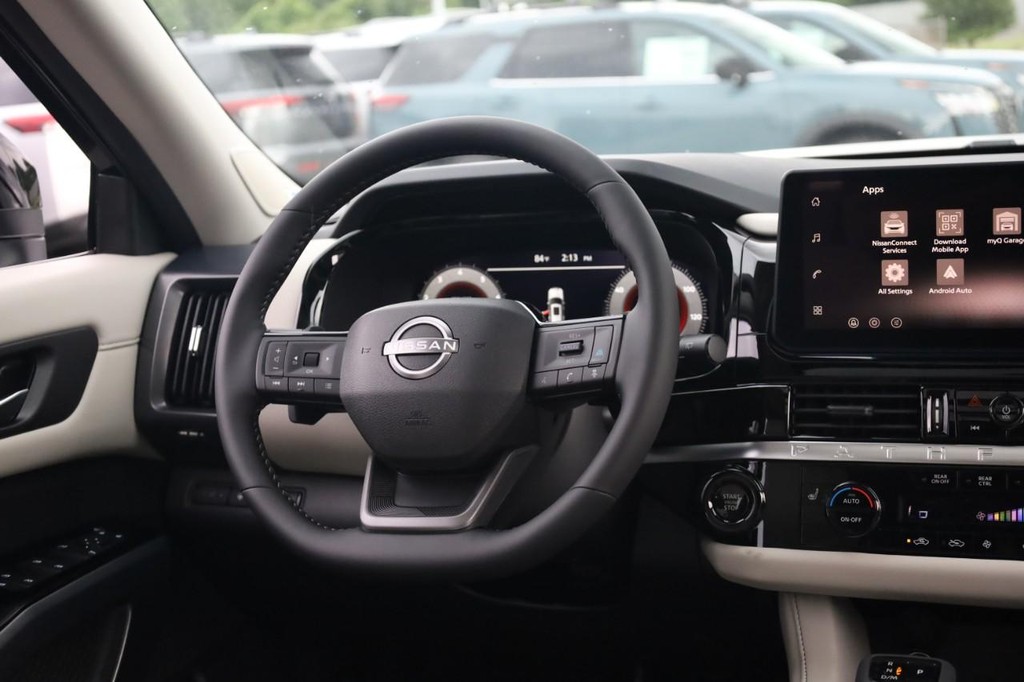 Nissan Pathfinder Vehicle Image 26