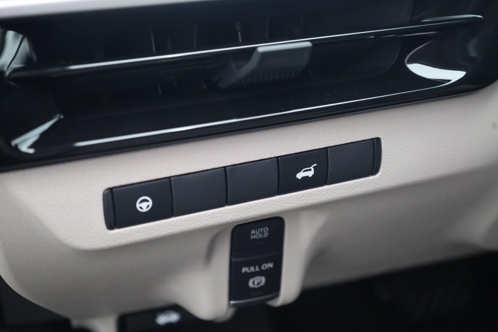 Nissan Murano Vehicle Image 13