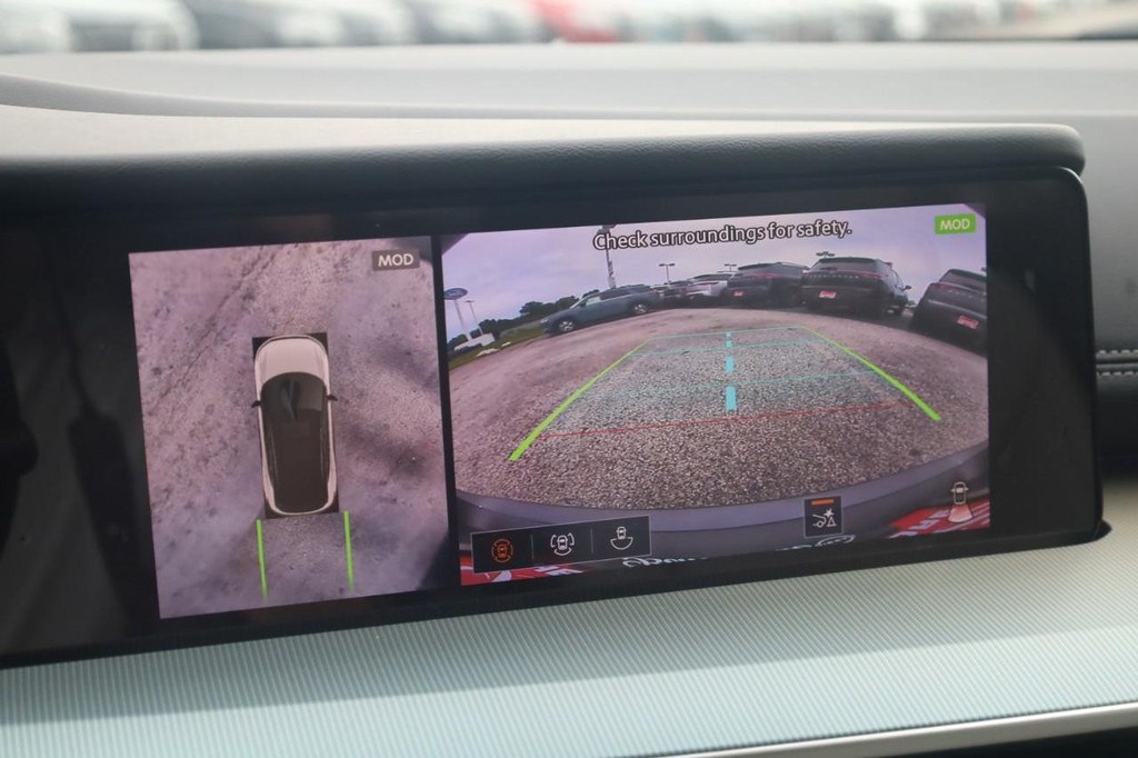 Nissan Murano Vehicle Image 16