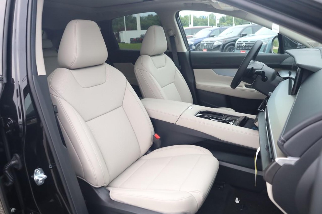 Nissan Murano Vehicle Image 21