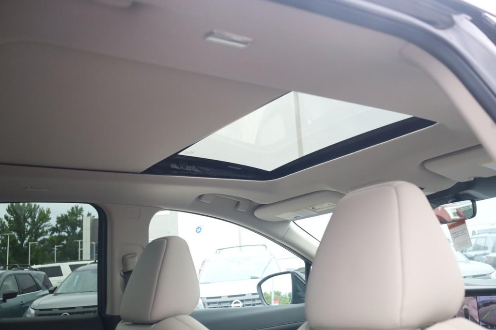 Nissan Murano Vehicle Image 28
