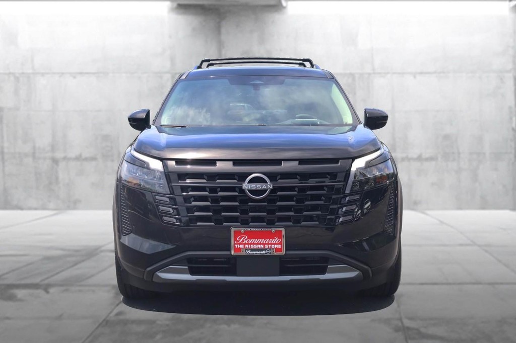 Nissan Pathfinder Vehicle Image 04