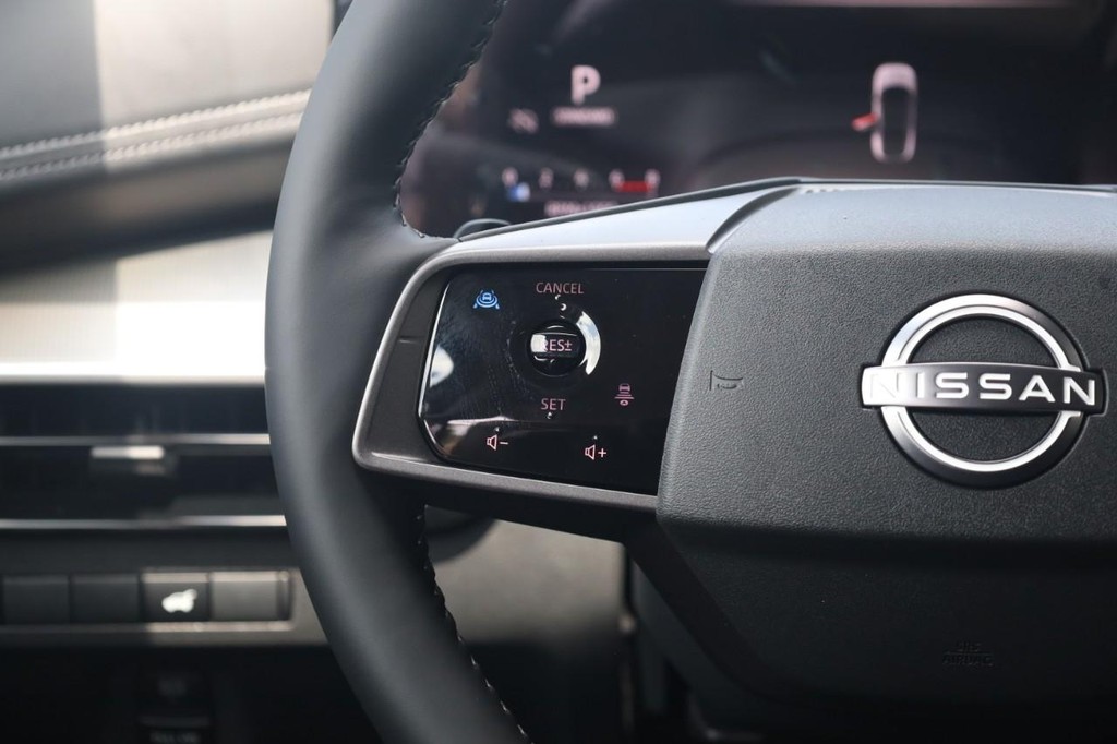 Nissan Murano Vehicle Image 10