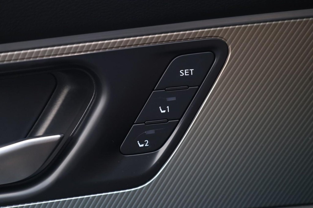 Nissan Murano Vehicle Image 13