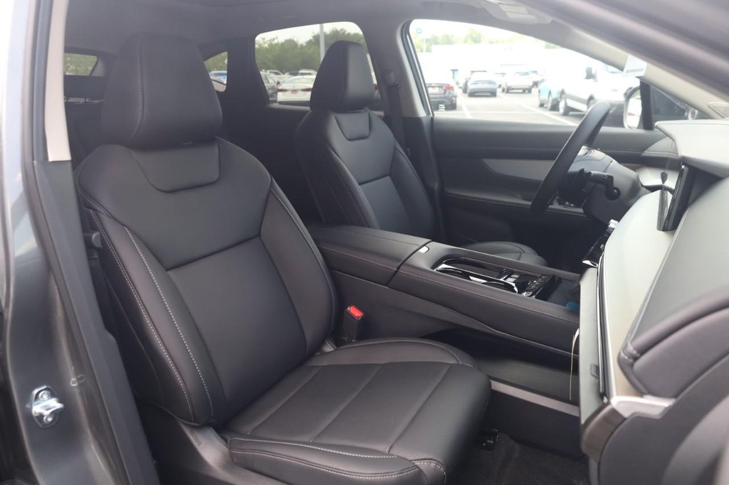 Nissan Murano Vehicle Image 21