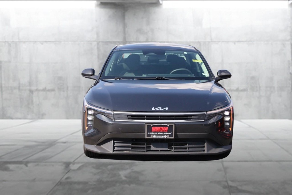 Kia K4 Vehicle Image 04