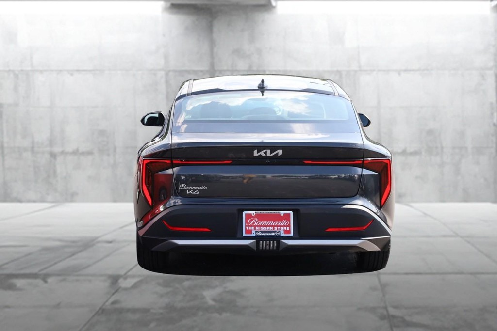 Kia K4 Vehicle Image 06