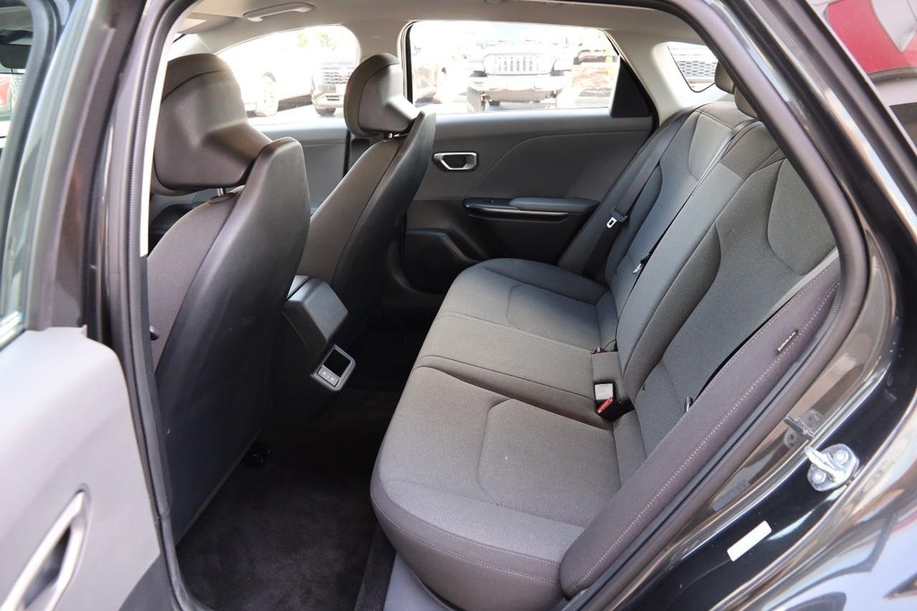 Kia K4 Vehicle Image 09