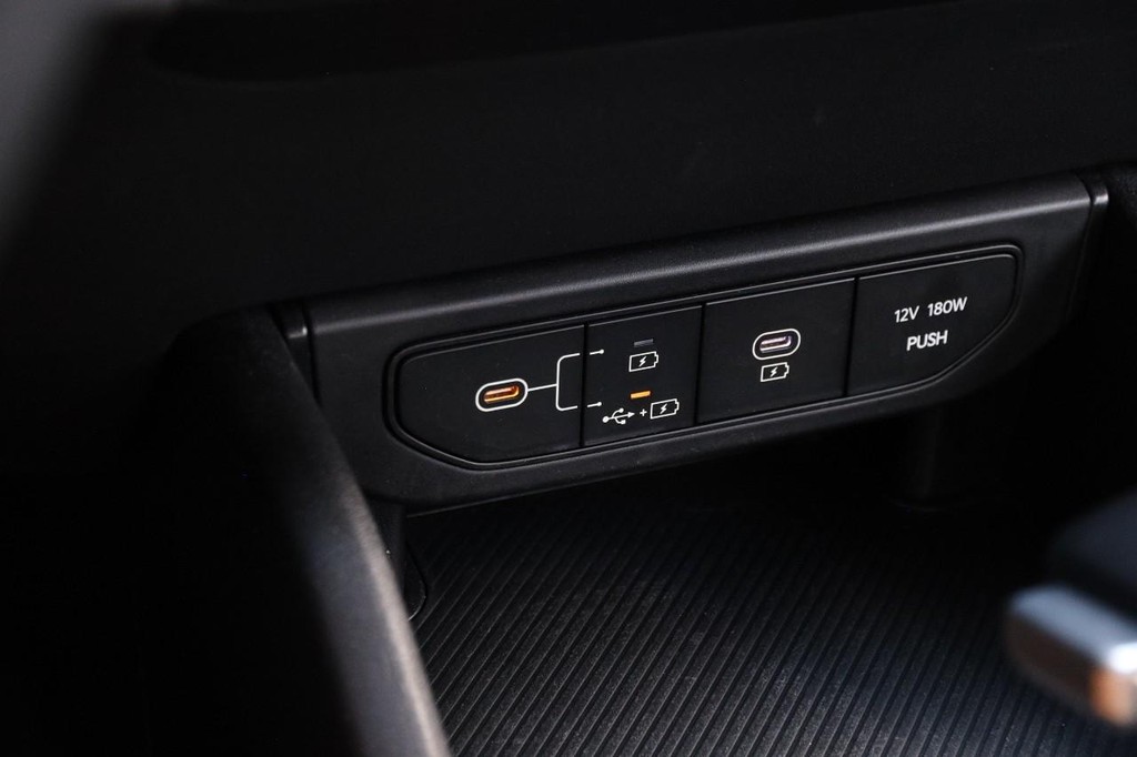 Kia K4 Vehicle Image 19