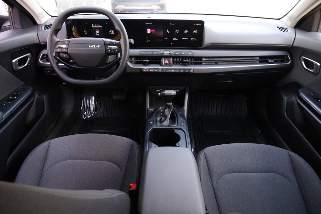 Kia K4 Vehicle Image 22