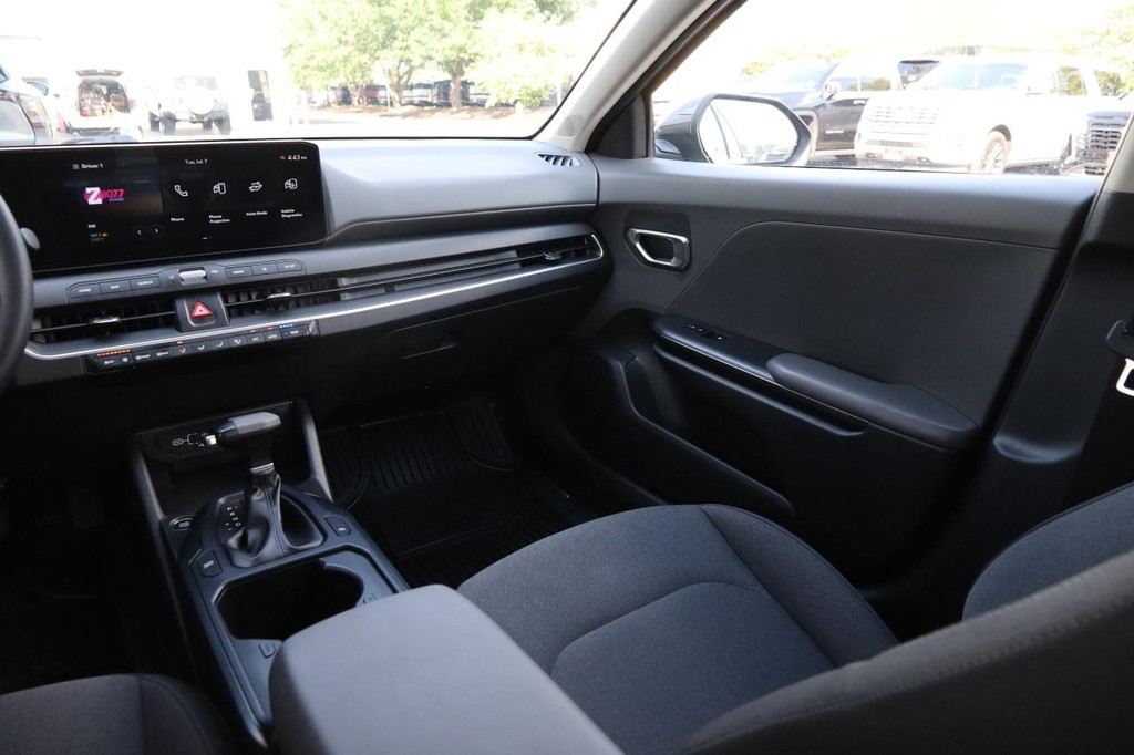Kia K4 Vehicle Image 26