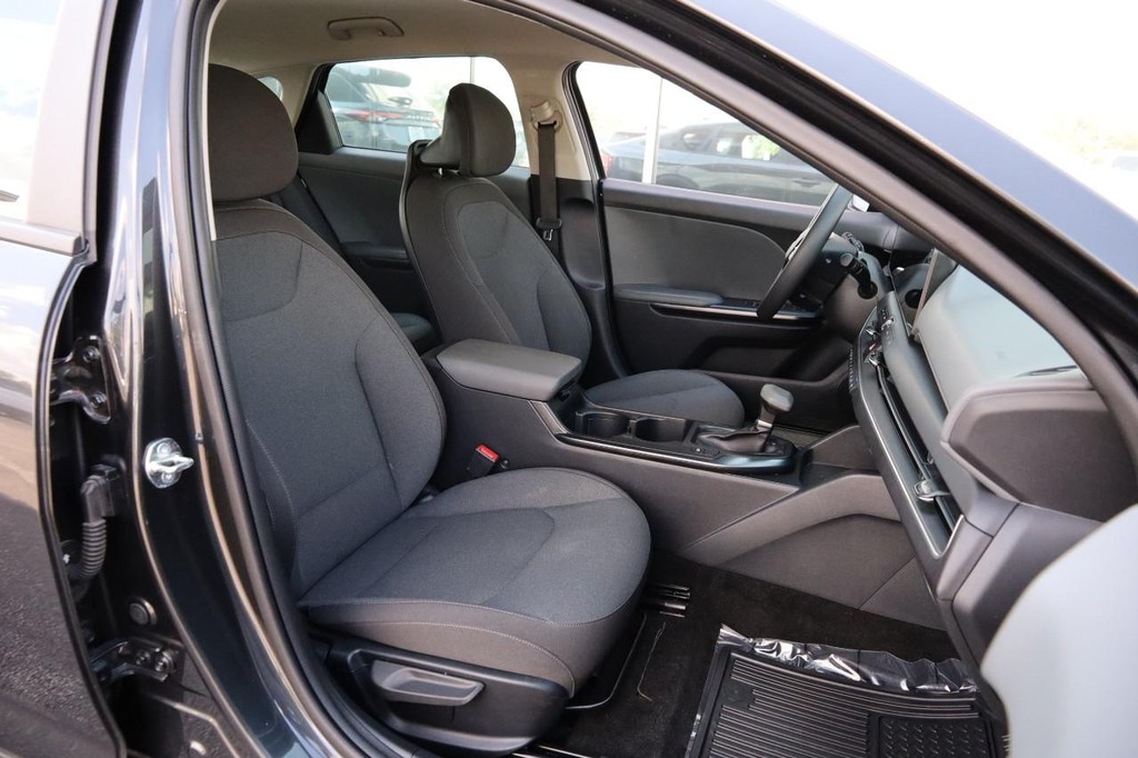 Kia K4 Vehicle Image 28