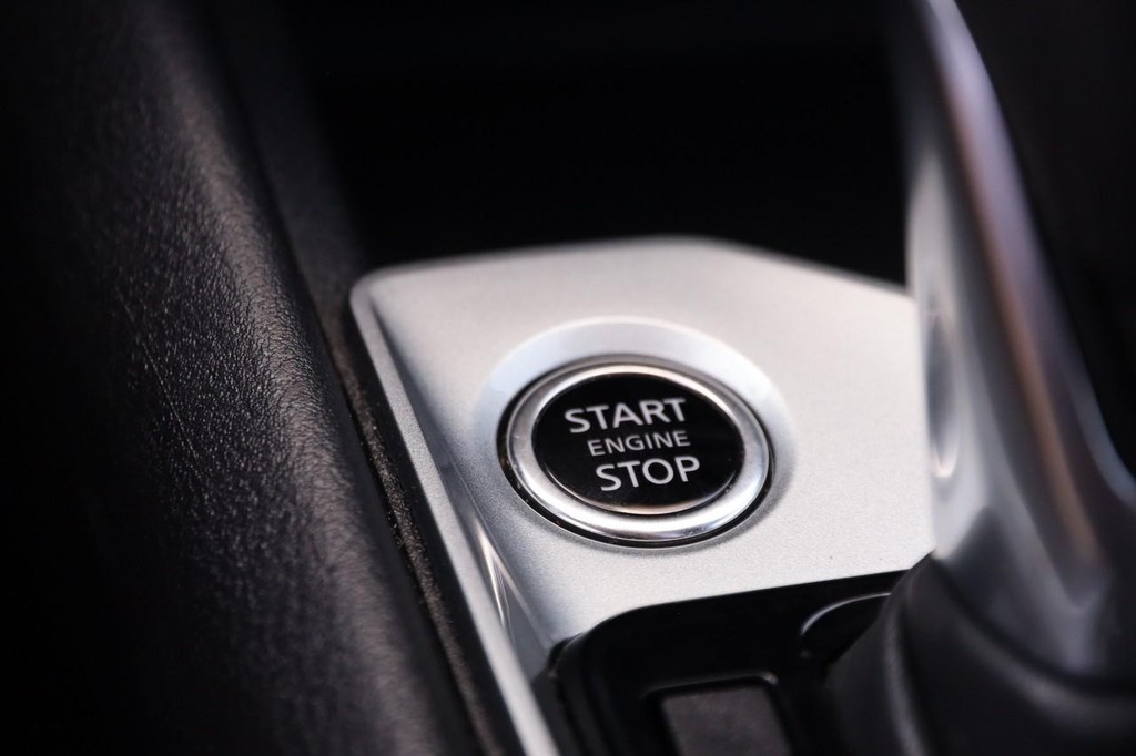 Nissan Altima Vehicle Image 18