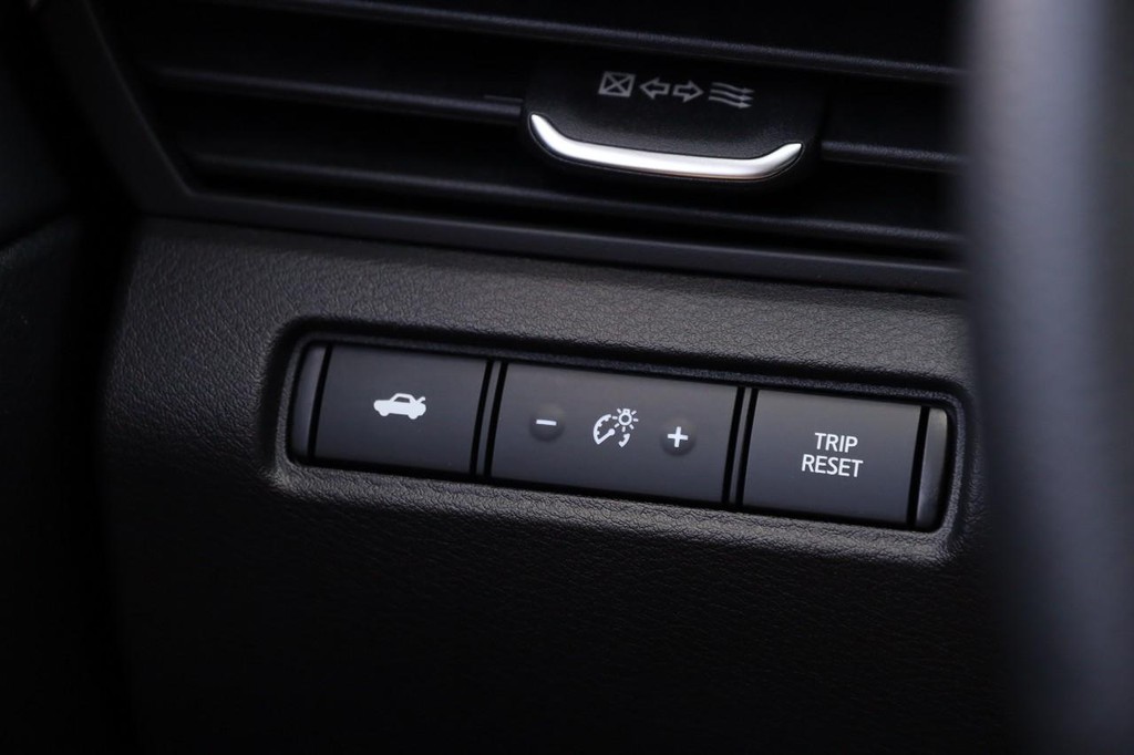 Nissan Altima Vehicle Image 19