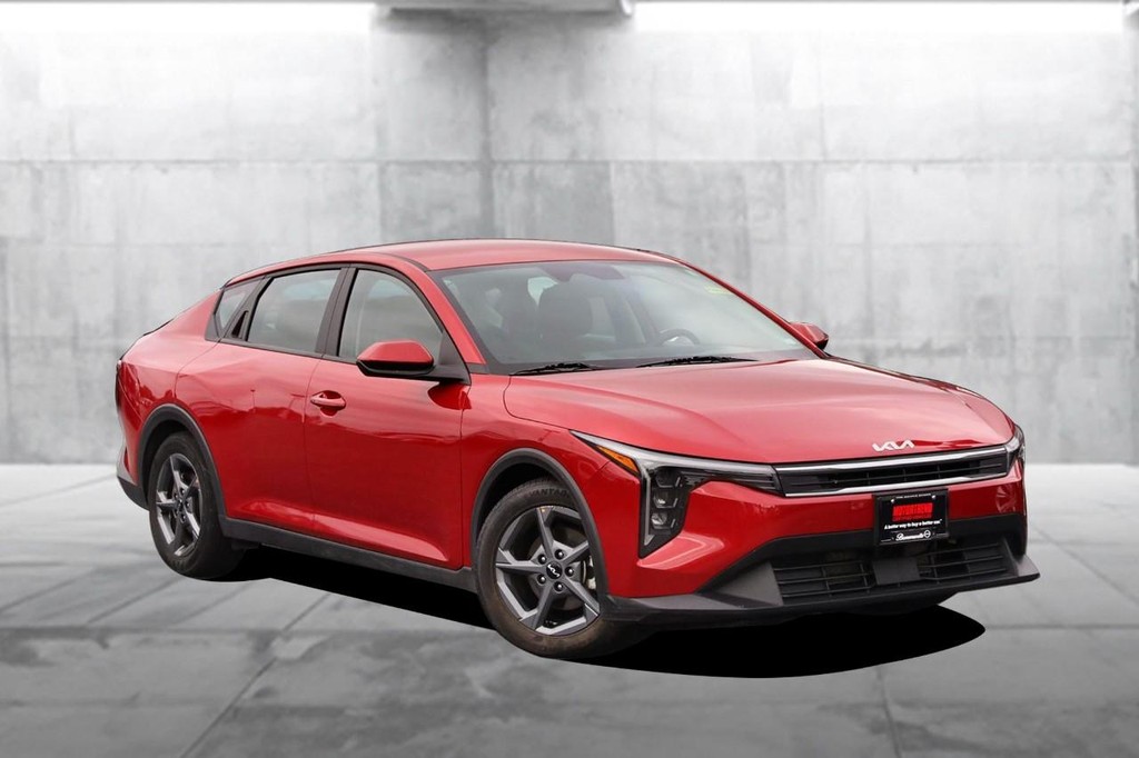 Kia K4 Vehicle Image 02