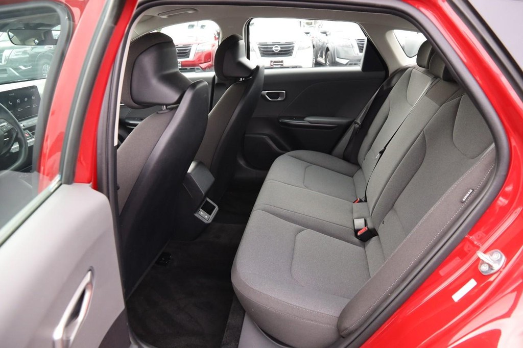 Kia K4 Vehicle Image 09