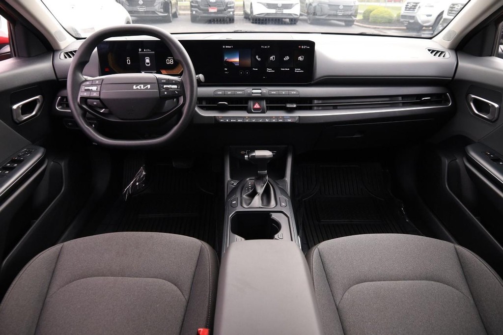 Kia K4 Vehicle Image 21
