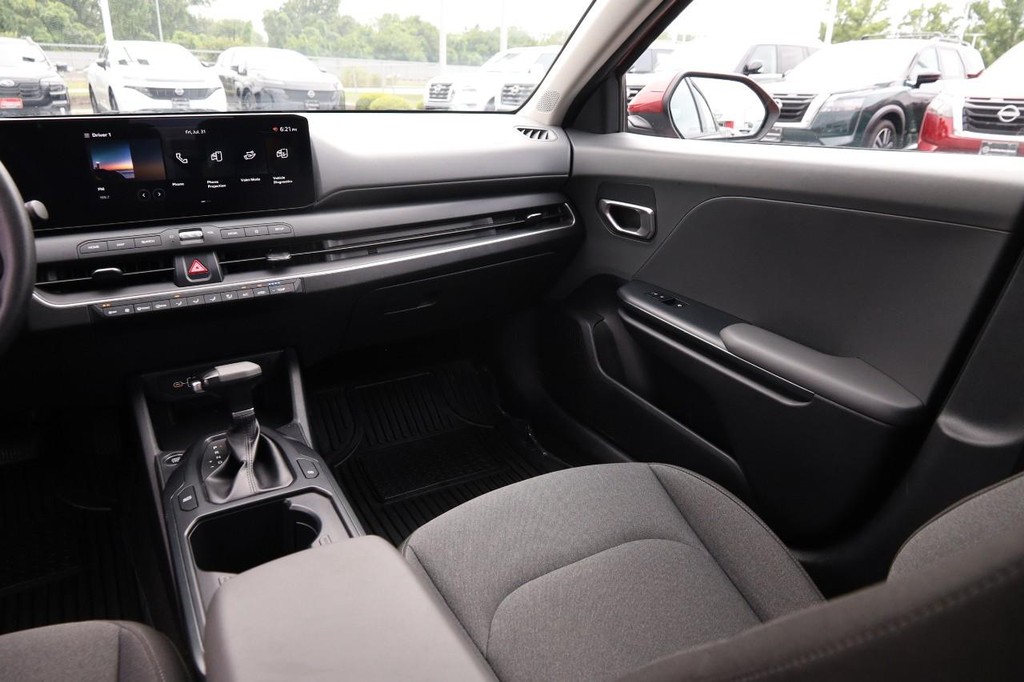 Kia K4 Vehicle Image 25
