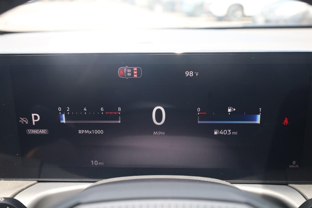 Nissan Sentra Vehicle Full-screen Gallery Image 13