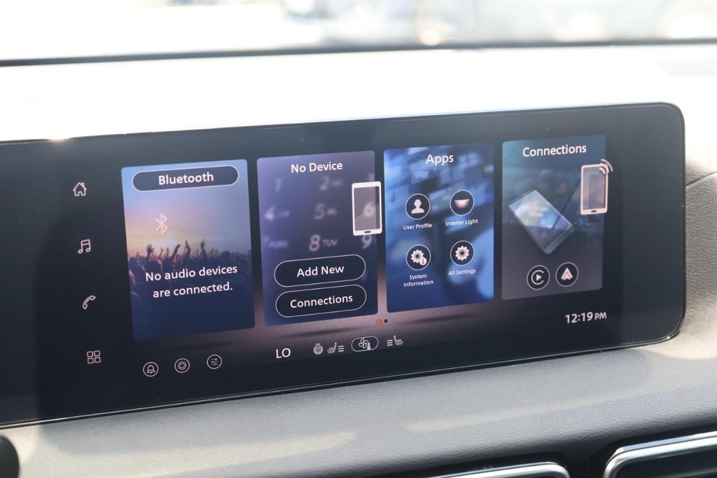 Nissan Sentra Vehicle Full-screen Gallery Image 14