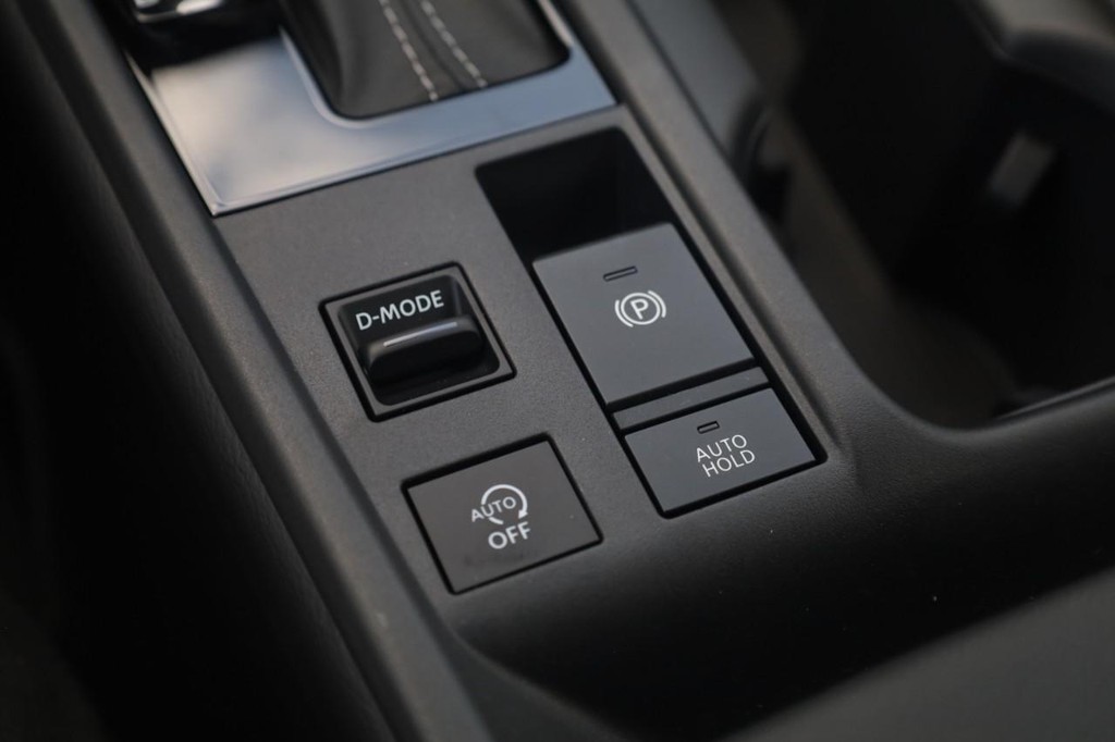 Nissan Sentra Vehicle Full-screen Gallery Image 18