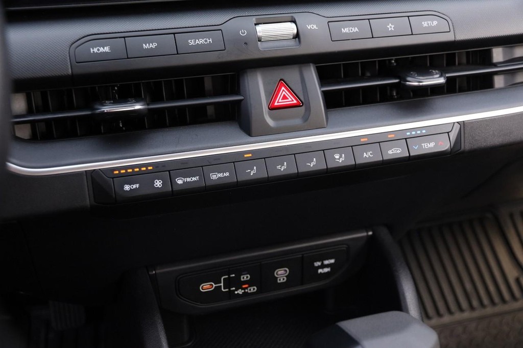 Kia K4 Vehicle Full-screen Gallery Image 16