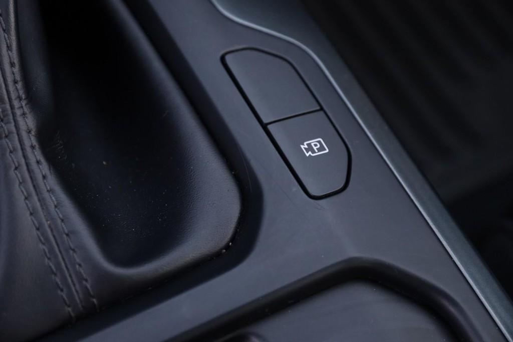 Kia K4 Vehicle Full-screen Gallery Image 19
