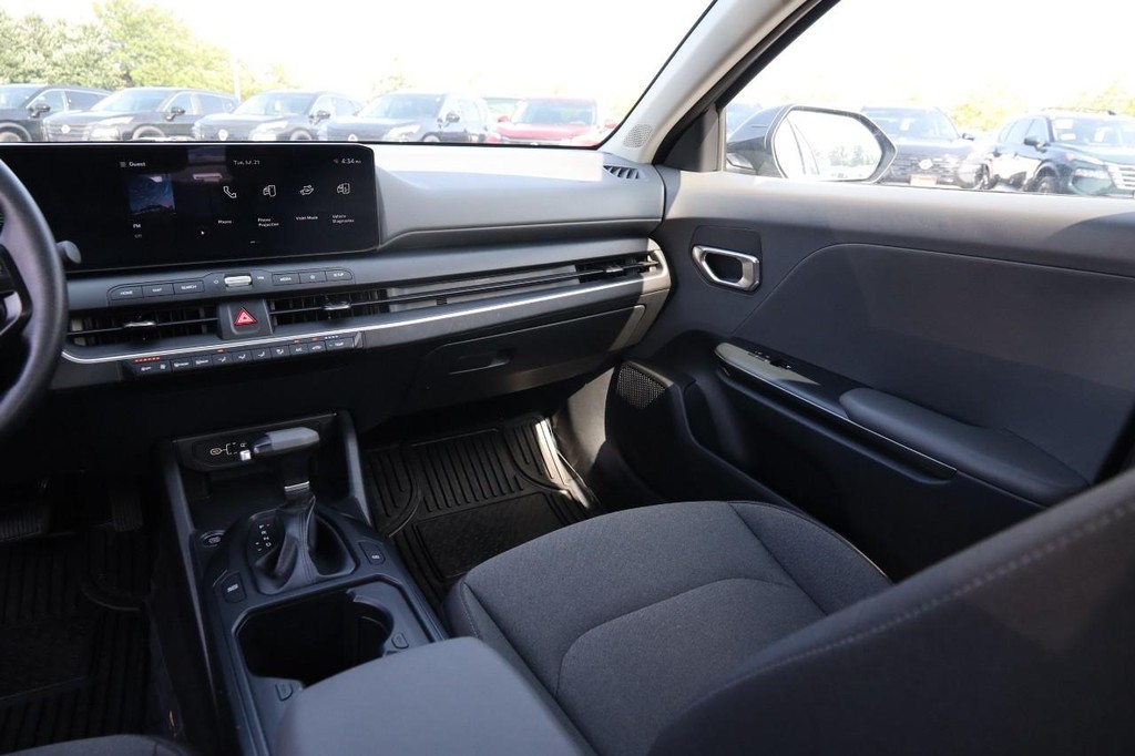 Kia K4 Vehicle Full-screen Gallery Image 24