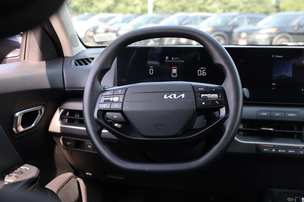 Kia K4 Vehicle Full-screen Gallery Image 27