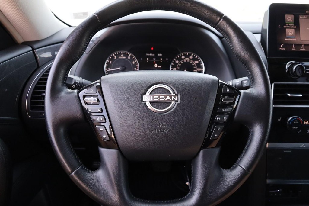 Nissan Armada Vehicle Full-screen Gallery Image 11