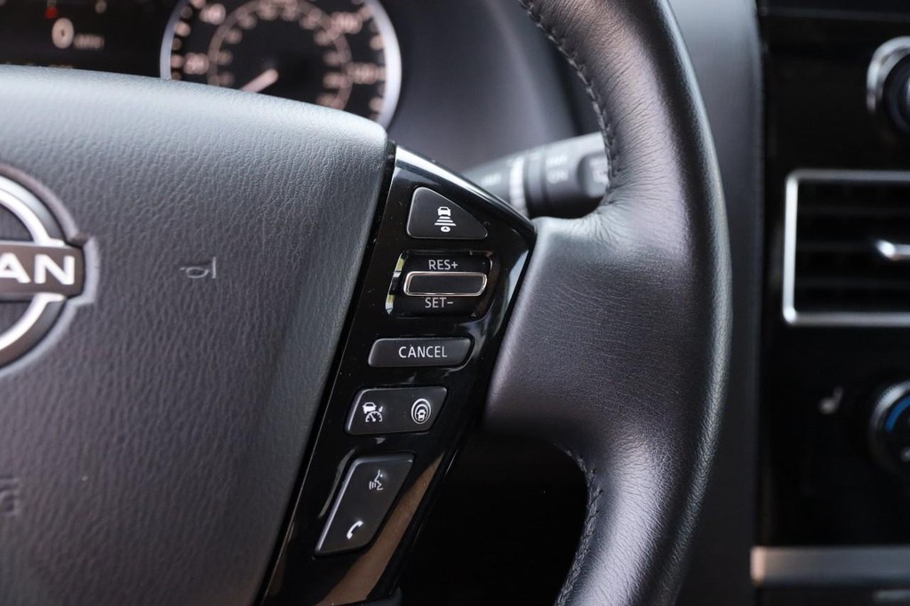 Nissan Armada Vehicle Full-screen Gallery Image 13