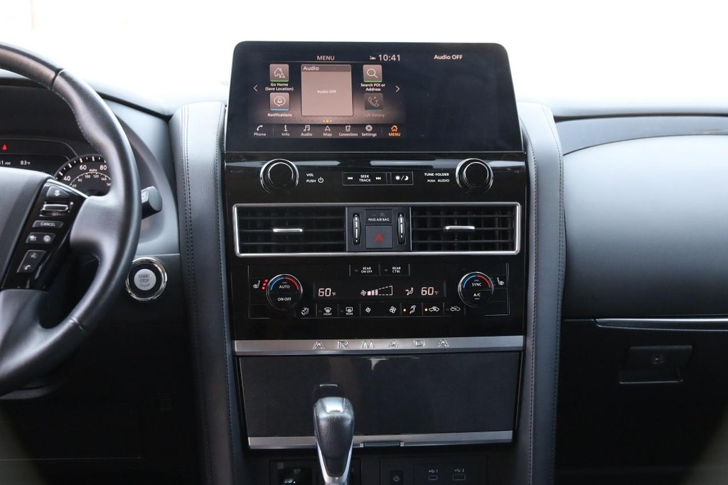 Nissan Armada Vehicle Full-screen Gallery Image 25