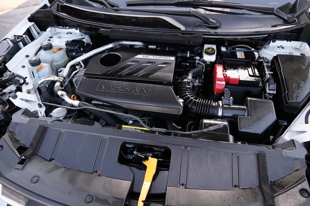 Nissan Rogue Vehicle Full-screen Gallery Image 30