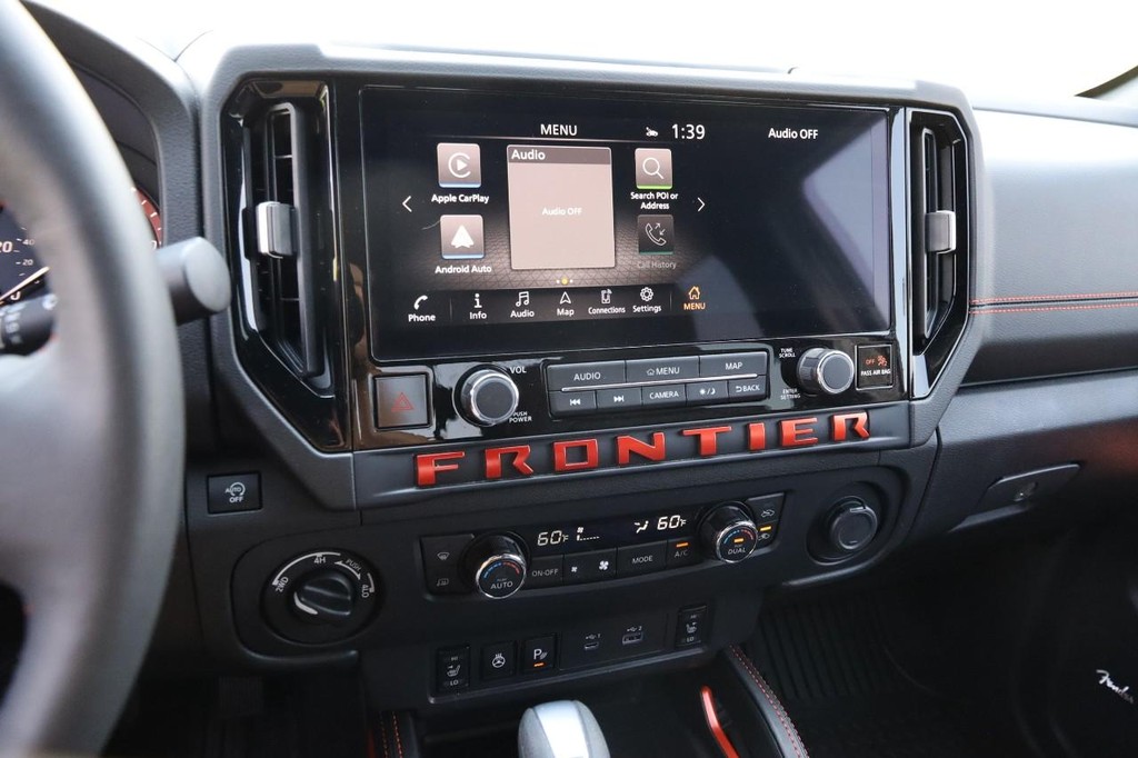 Nissan Frontier Vehicle Full-screen Gallery Image 17