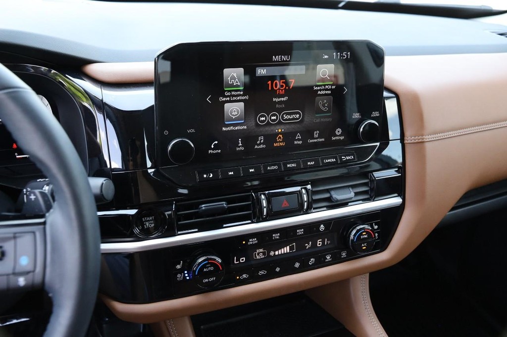 Nissan Pathfinder Vehicle Full-screen Gallery Image 18