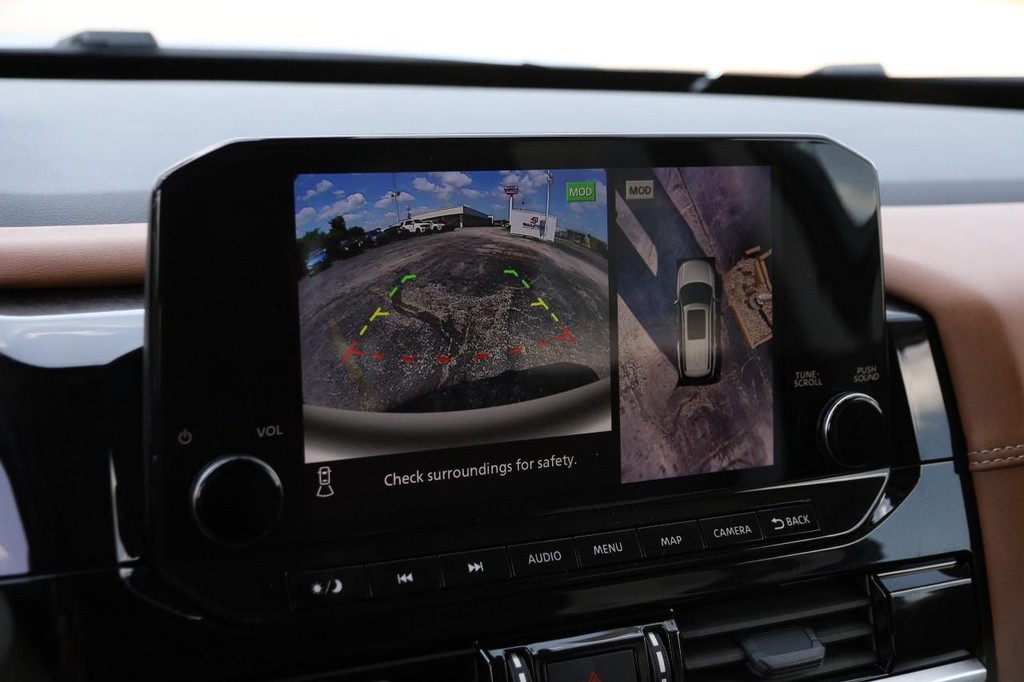Nissan Pathfinder Vehicle Full-screen Gallery Image 20