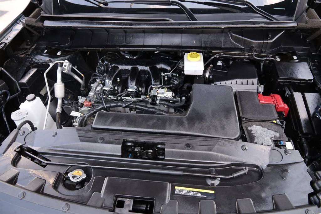 Nissan Pathfinder Vehicle Full-screen Gallery Image 30